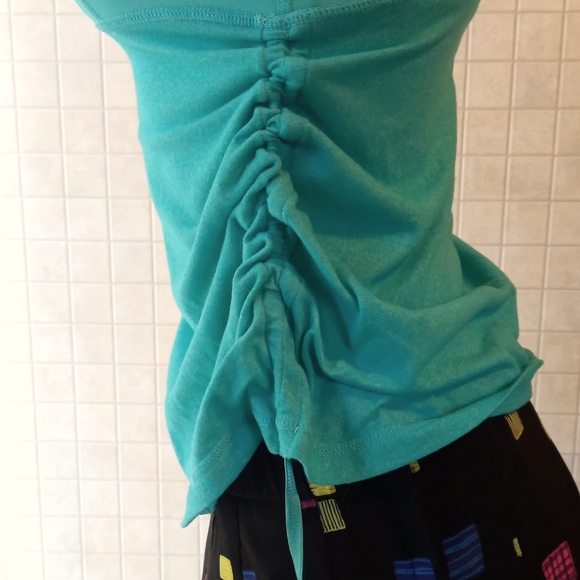 Lululemon Aqua green tank - Picture 4 of 8